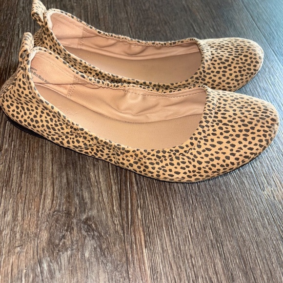 Universal thread size 7 animal print ballet flats - Picture 3 of 7